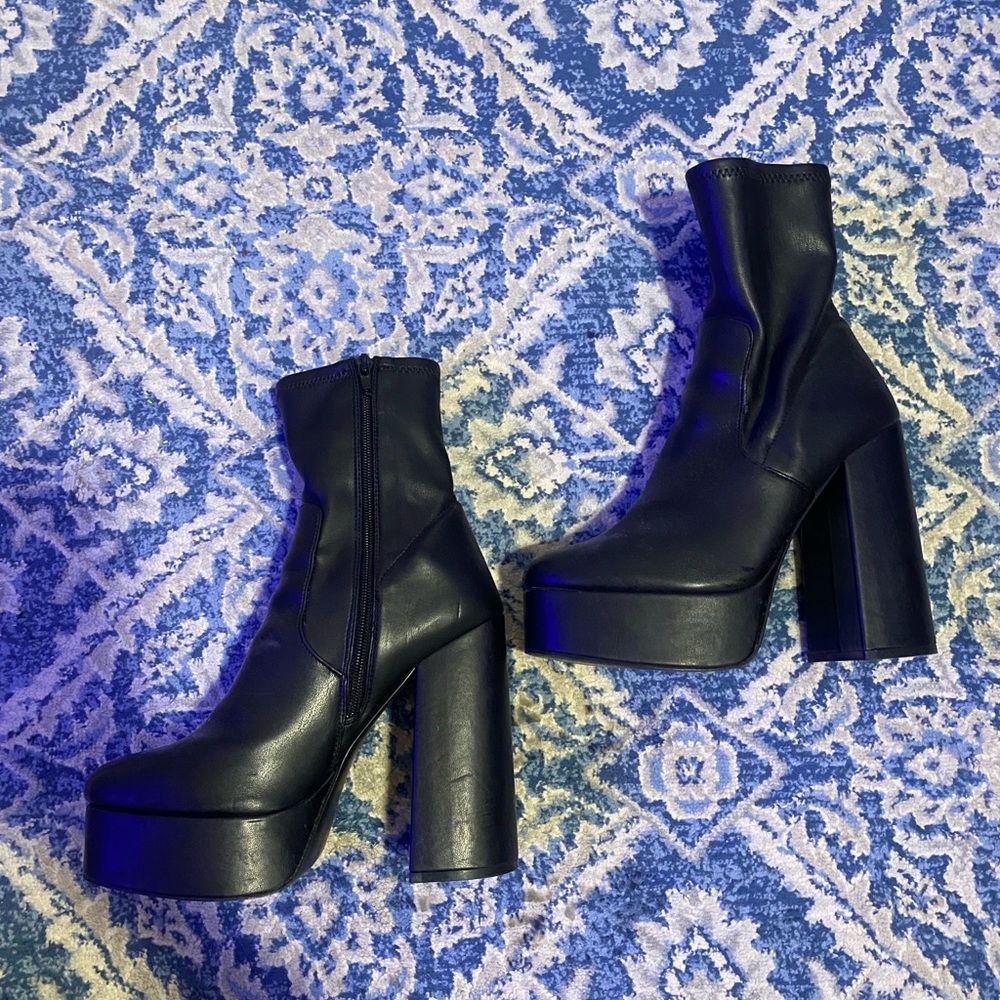 Steve Madden Platform Boots